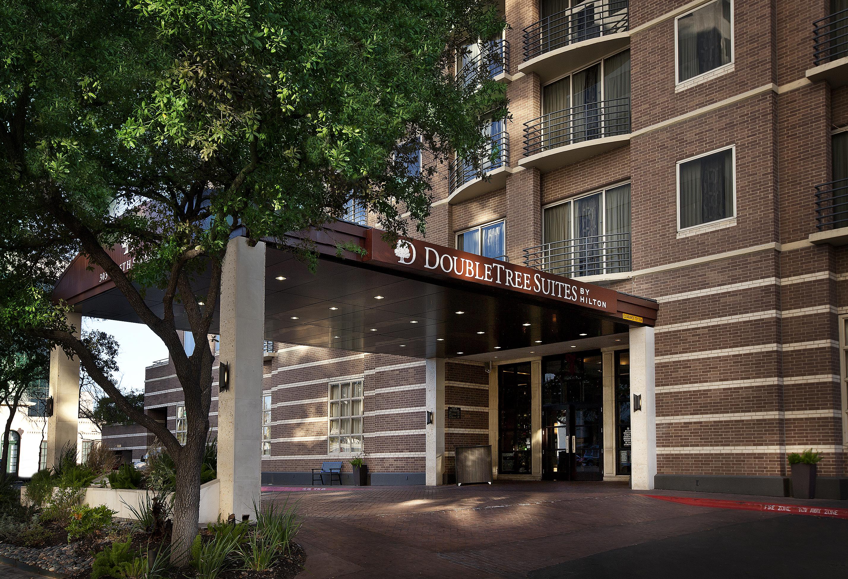 Doubletree Suites By Hilton Austin Downtown Capitol Exterior photo
