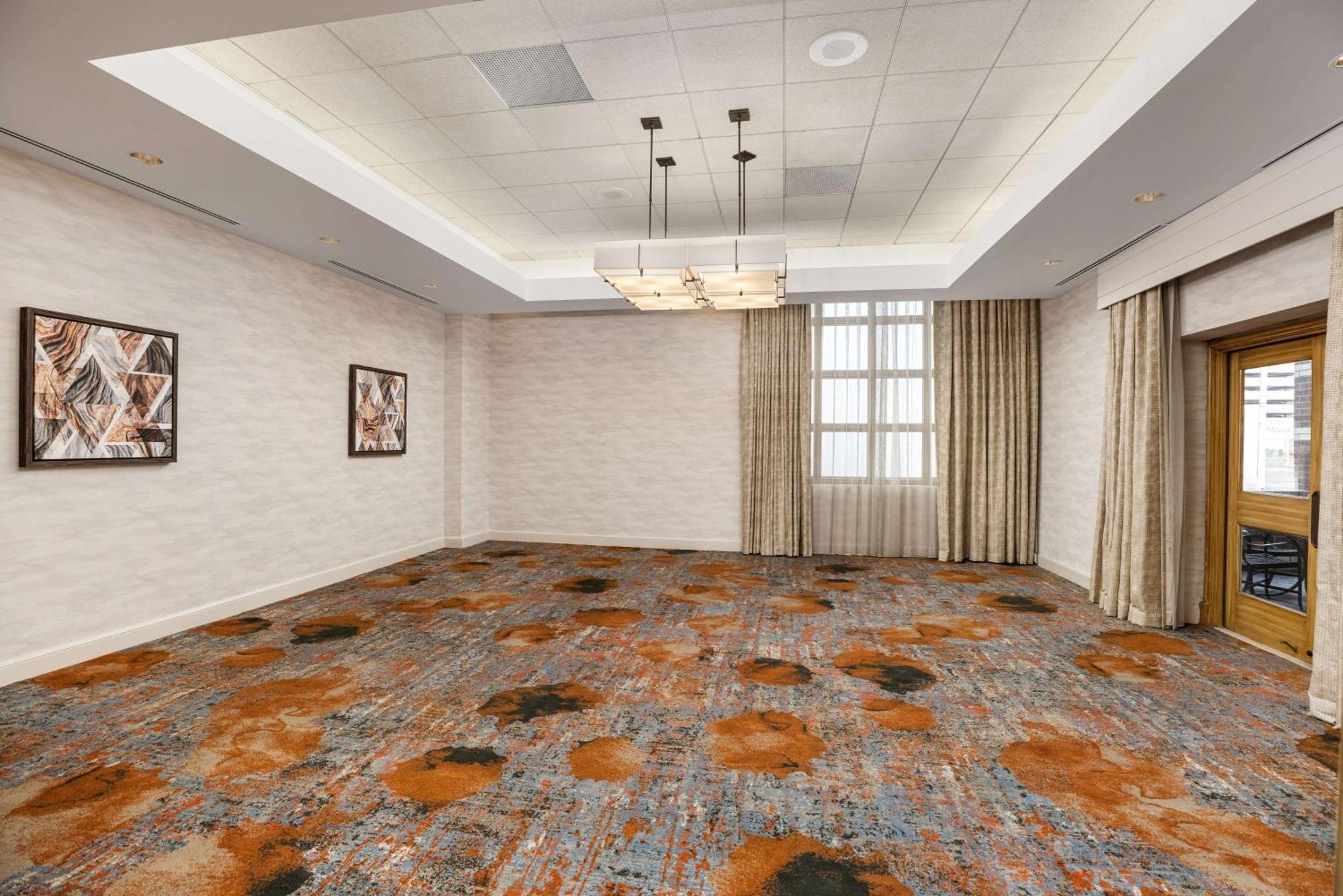 Doubletree Suites By Hilton Austin Downtown Capitol Exterior photo