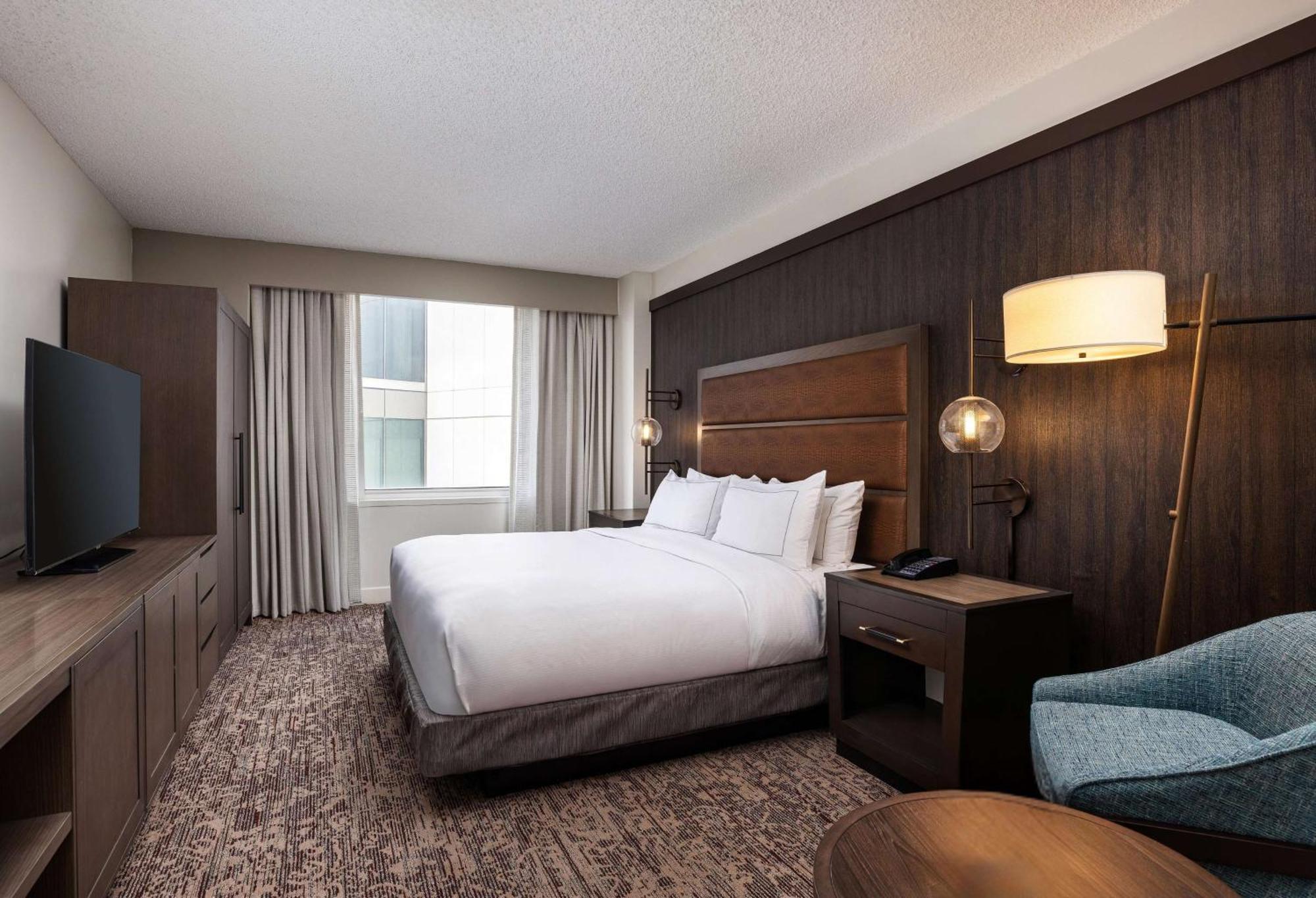 Doubletree Suites By Hilton Austin Downtown Capitol Exterior photo