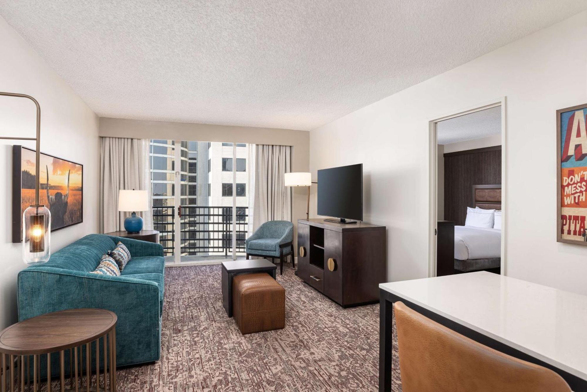 Doubletree Suites By Hilton Austin Downtown Capitol Exterior photo